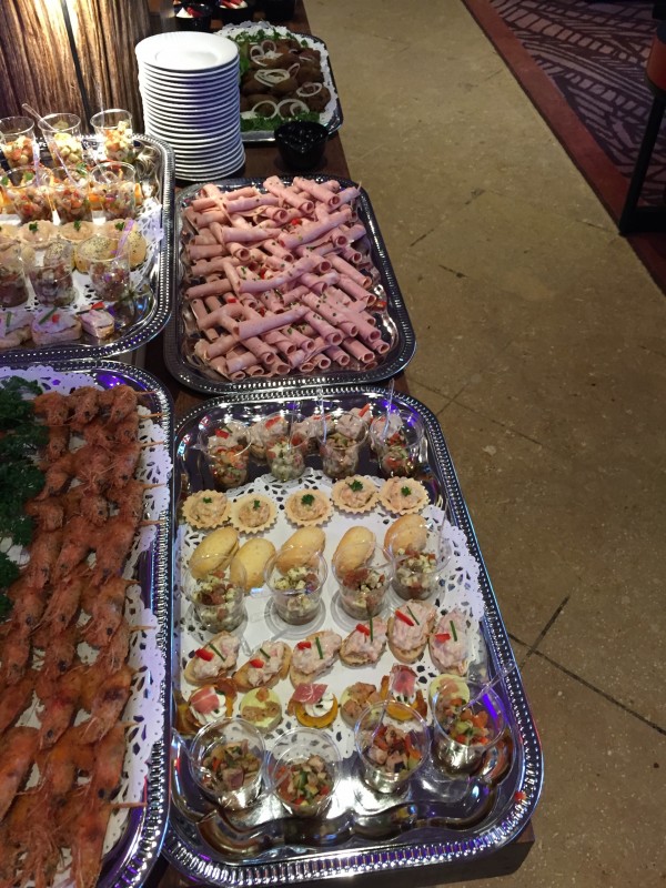 Tarif traiteur spécialiste du buffet chaud, buffet froid, petites, moyennes et grandes capacités à cannes.